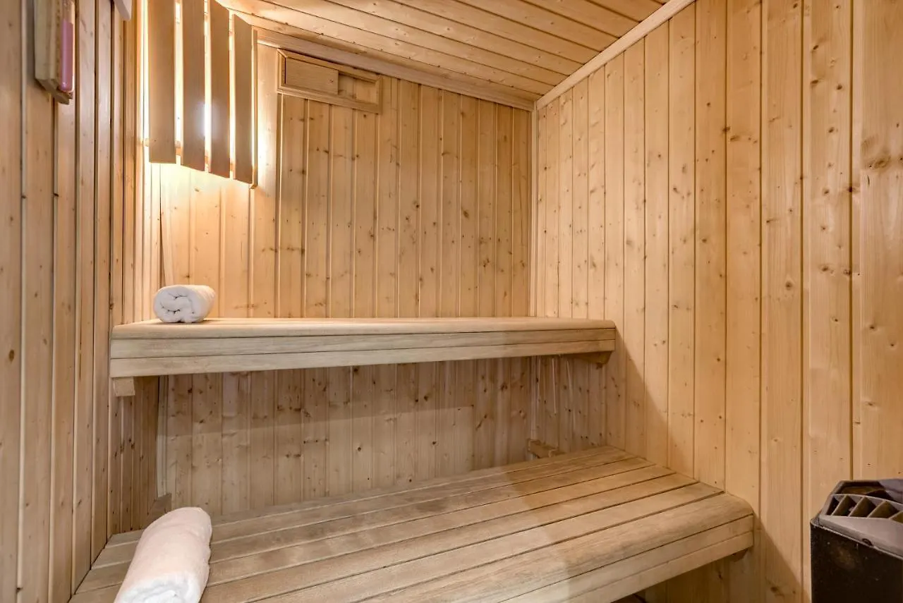 Chalet Safari. Face Au Mont-Blanc. Chamonix 0*,